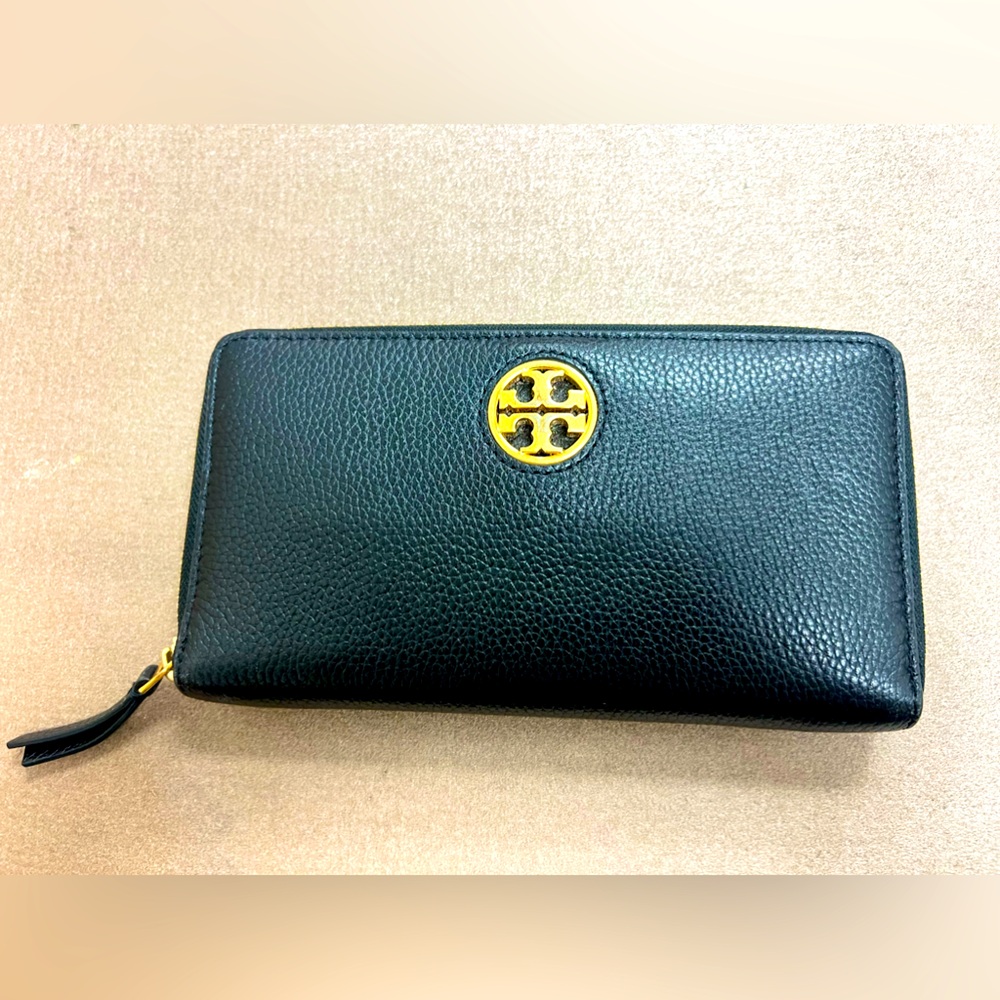 TORY BURCH long zipper wallet